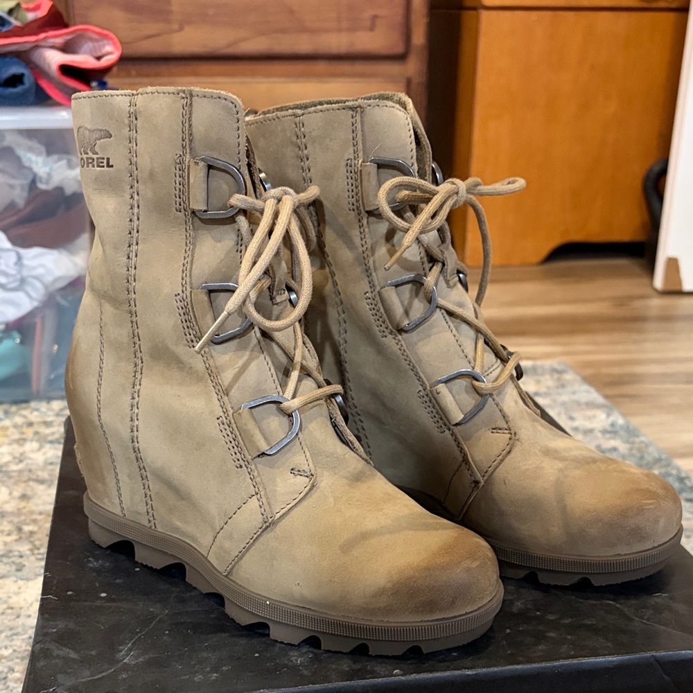 Sorel Women's wedge Lace-Up Boots